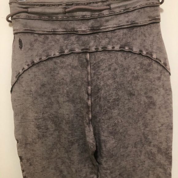 NWOT Free People Movement Cropped Joggers size M - Picture 6 of 8